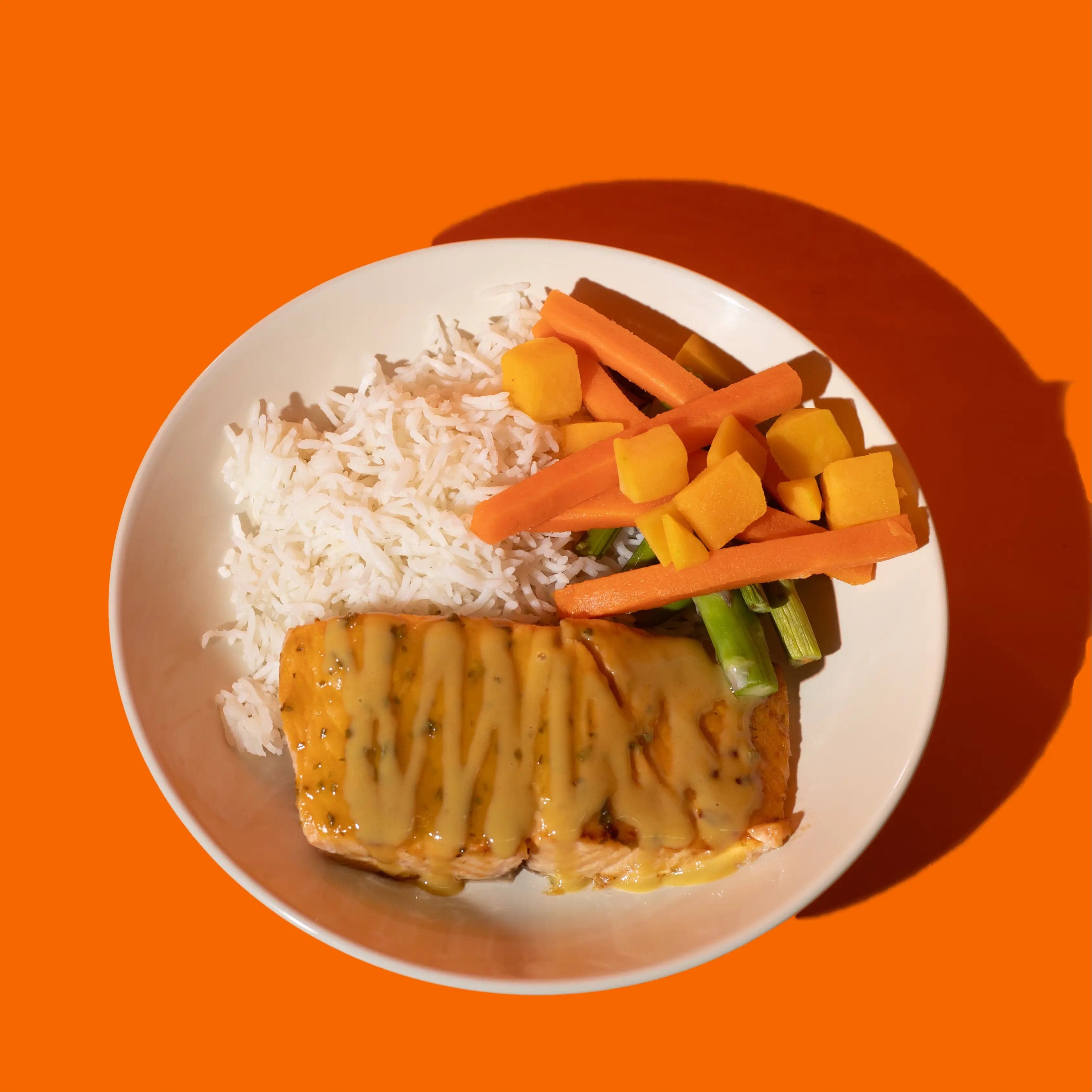 Saumon érable et moutarde de Dijon avec accompagnement équilibré, repas prêt à manger BigMig, meal prep québécois.